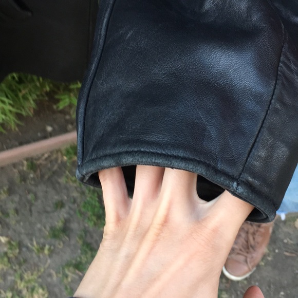 Black leather jacket - Picture 3 of 4